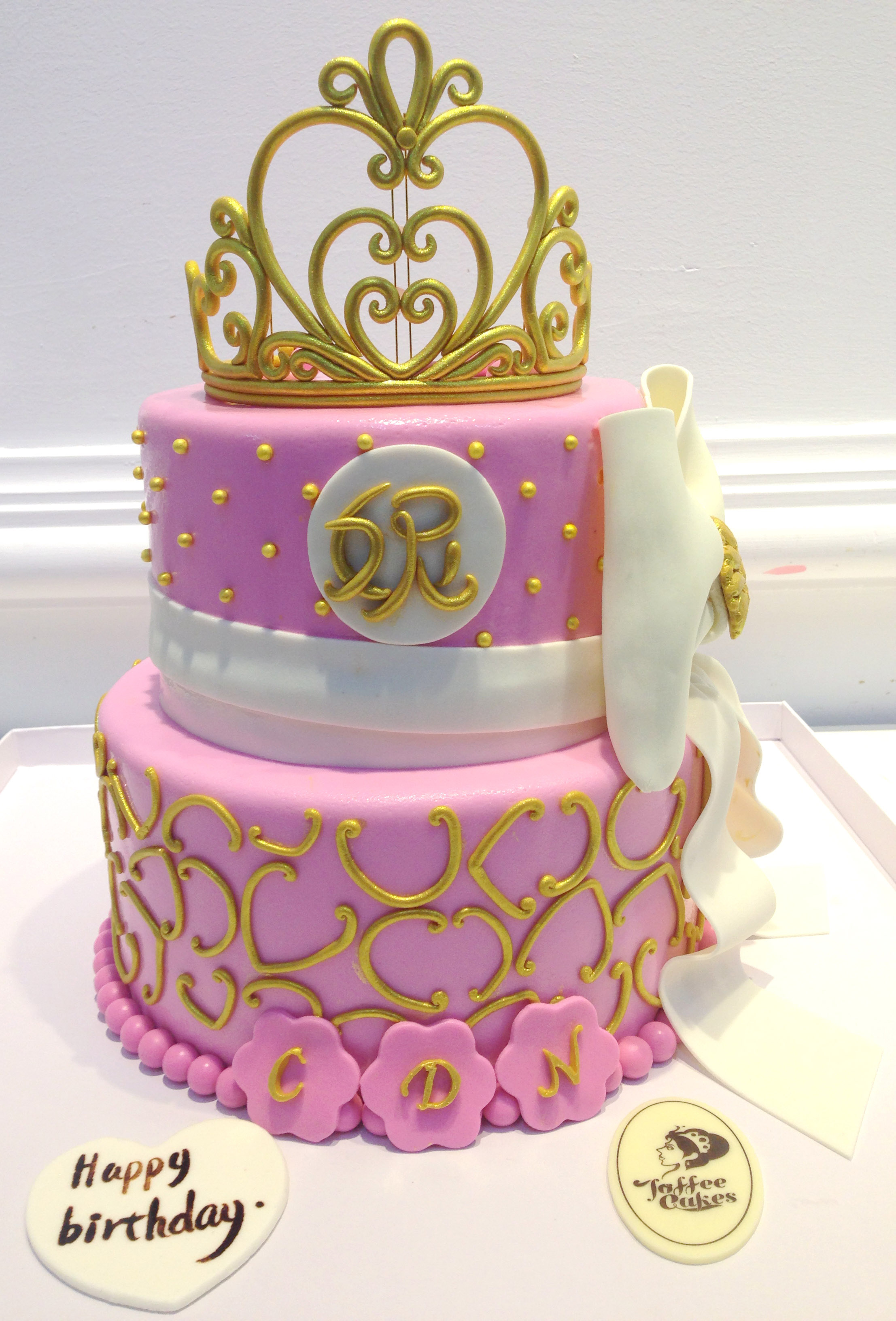 两层粉色皇冠款(如需配送,请参考运费) - 深圳英伦太妃艺术蛋糕有限