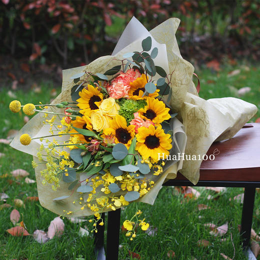 荣耀丨向日葵跳舞兰黄玫瑰混合花束 商品图0