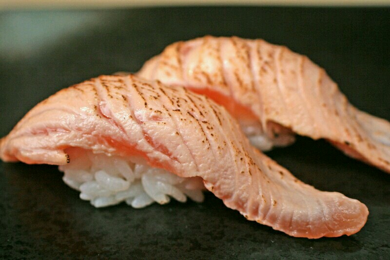 火炙三文鱼寿司