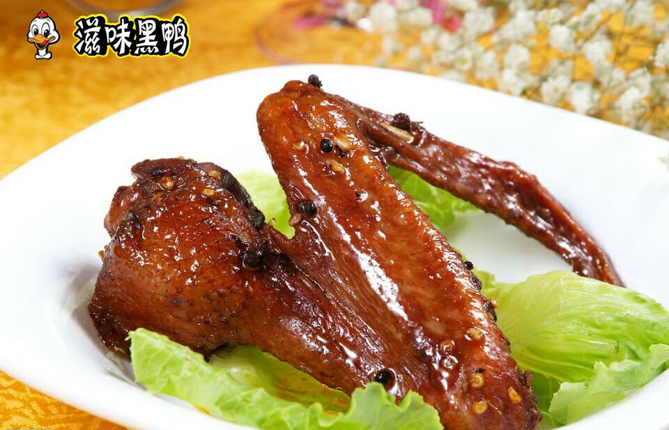 盒装锁鲜麻辣鸭大翅