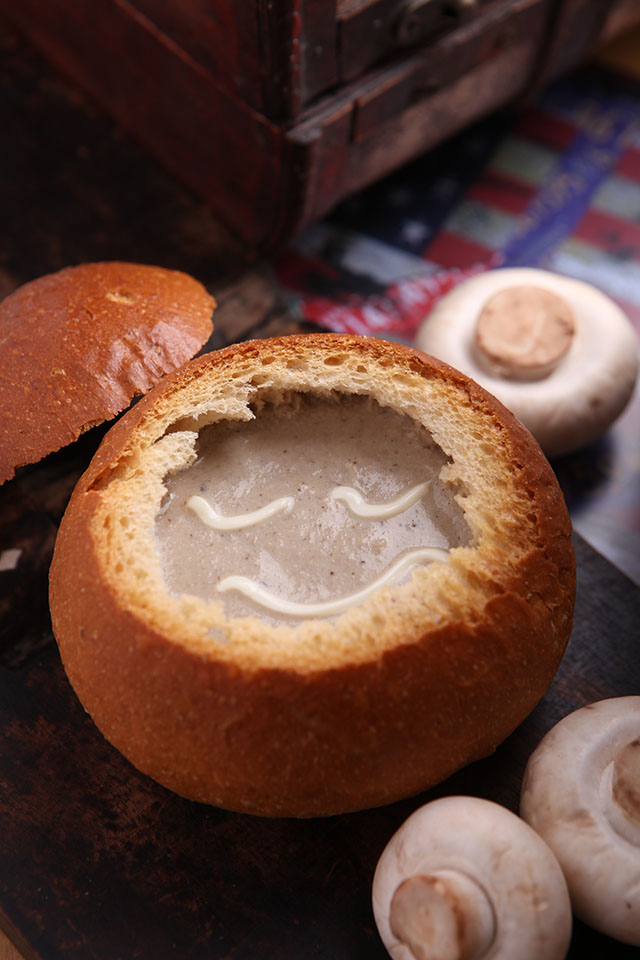 香浓面包奶油蘑菇汤