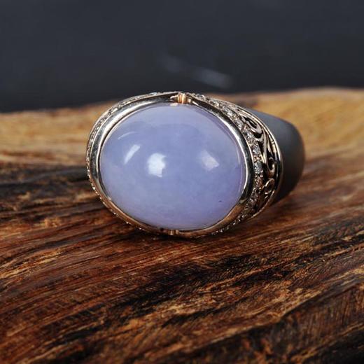 18K白金镶钻天然紫翡戒指 商品图0