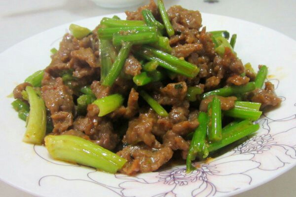 西芹炒牛肉