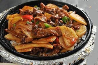 土豆肉丝煲仔饭-海明月