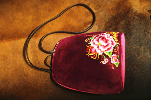 山谷居民品牌时尚苗绣双肩包 - 七里香 商品图3
