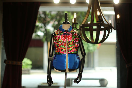 山谷居民品牌时尚苗绣服饰/女装 - 凤于九天 商品图1