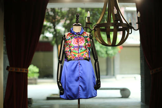 山谷居民品牌时尚苗绣服饰/女装 - 凤于九天 商品图3