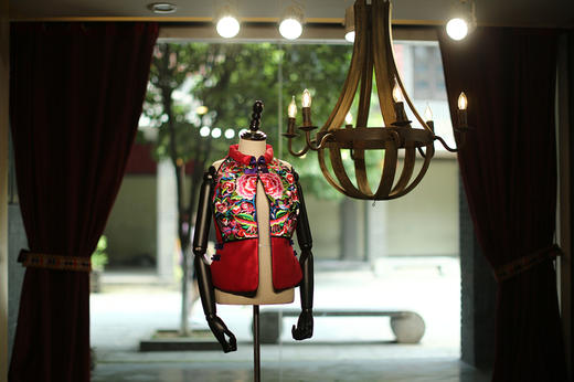 山谷居民品牌时尚苗绣服饰/女装 - 凤于九天 商品图0