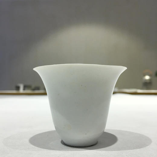 安藤雅信 代表作品白瓷&amp;花型 看似古拙随意却是精心设计 商品图1