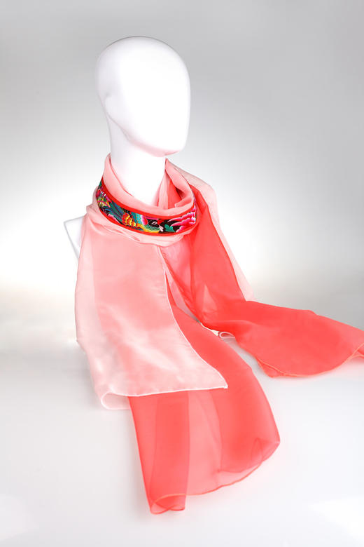 山谷居民品牌时尚苗绣围巾 - 彩云娇 商品图3