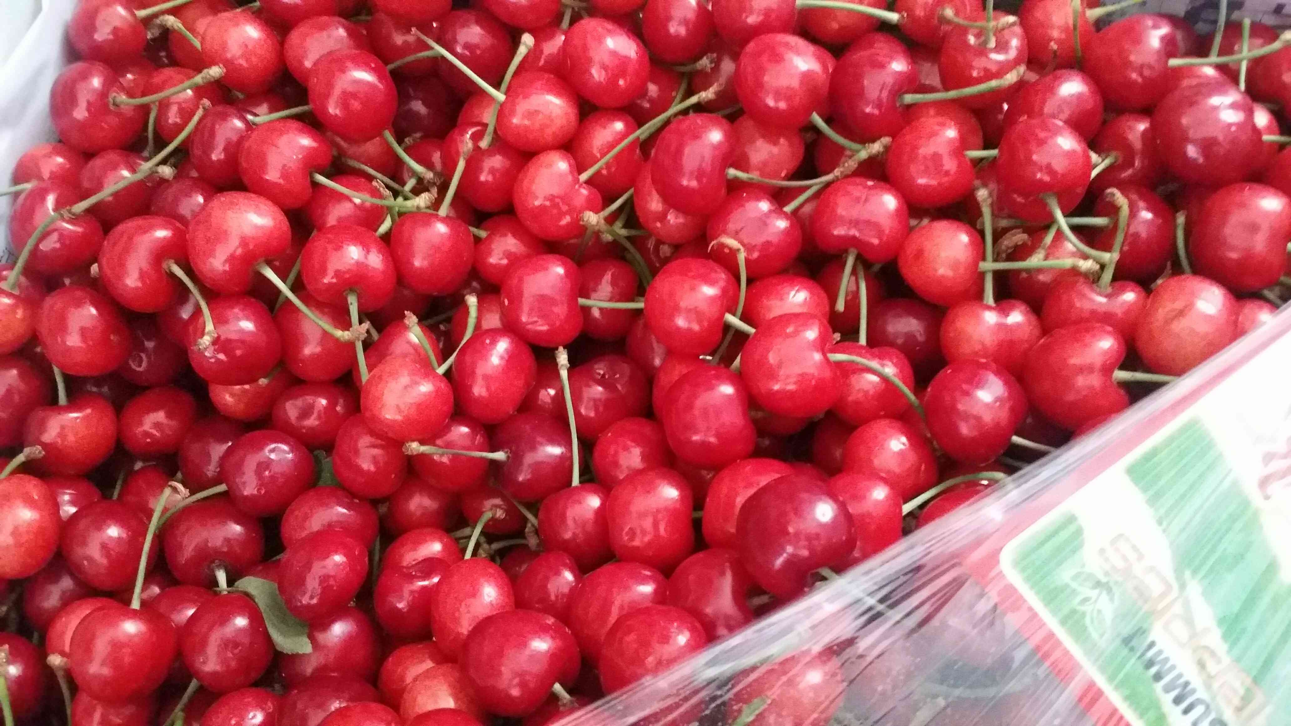 樱桃半斤 冰甜瓜一盒 圣女果一盒原价18.9元 - 丁丁水果屋