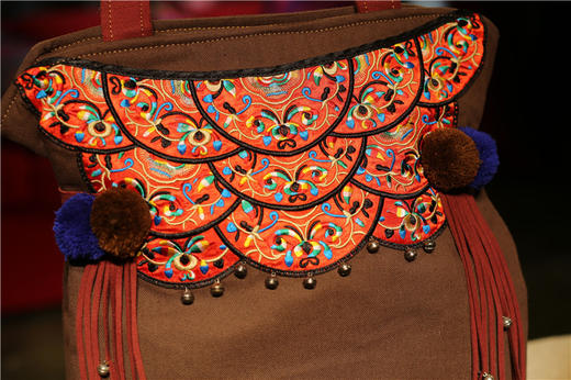 山谷居民品牌时尚苗绣单肩包/手提包 - 骊歌 商品图1