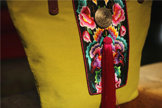 山谷居民品牌时尚苗绣单肩包/手提包 - 双生花 商品图2