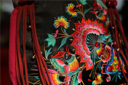 山谷居民品牌时尚苗绣单肩包/手提包 - 花无缺 商品图2