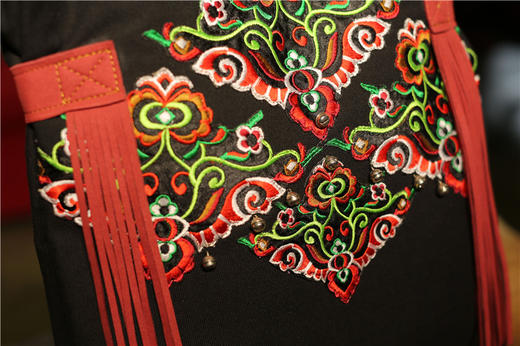 山谷居民品牌时尚苗绣单肩包/手提包 - 梦里生花 商品图3