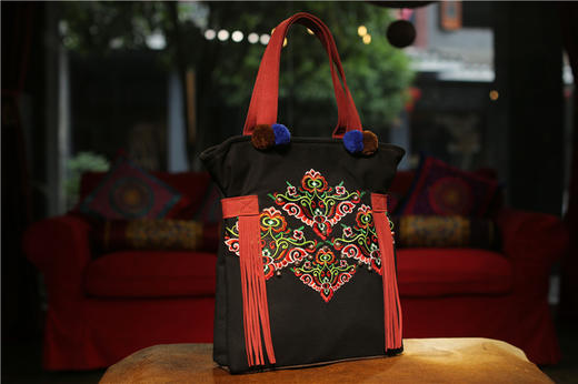 山谷居民品牌时尚苗绣单肩包/手提包 - 梦里生花 商品图1