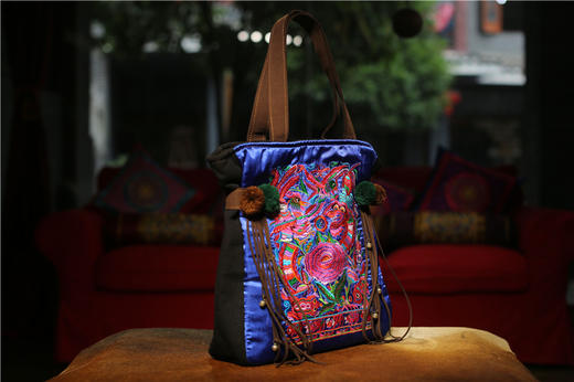 山谷居民品牌时尚苗绣单肩包/手提包 - 游龙戏凤 商品图1