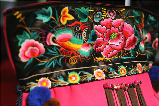 山谷居民品牌时尚苗绣单肩包/手提包 - 凤凰花开 商品图1