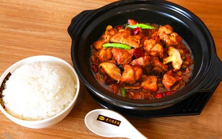 瓦香鸡米饭-- 瓦香鸡