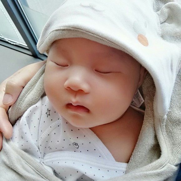 孩子二年级不到8岁,最近不想上学,今天起床的