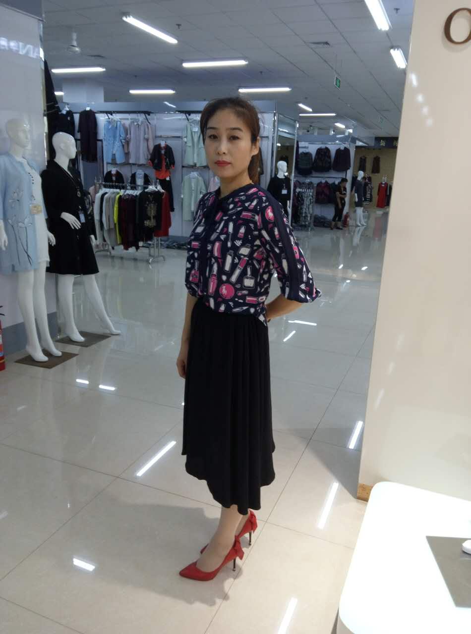 华丹尼上衣 - 黄骅信源商厦