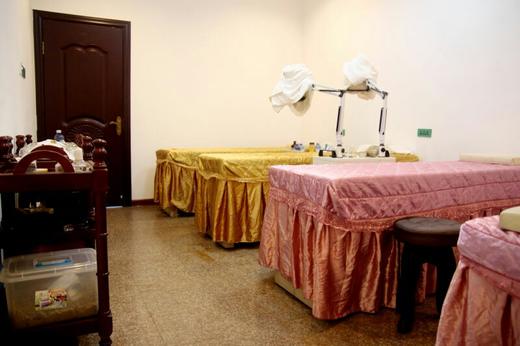 陈德识国医艾灸养生馆 拼团活动了！原充值1000送200，现在充值1000送800。陈德识艾灸养生堂店庆20周年拼团回赠活动，名额20个，活动时到2016年9月25日结束。 商品图2