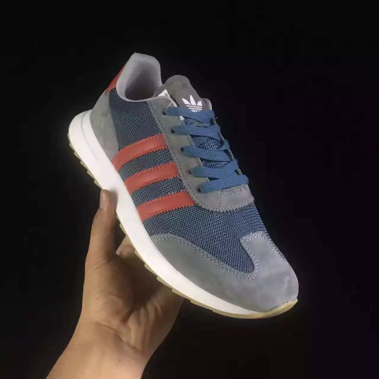 阿迪达斯 新款zx600