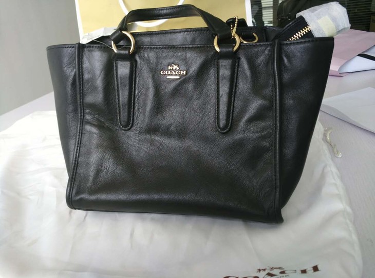 coach蔻驰 黑色女款蝙蝠包 手提斜跨包