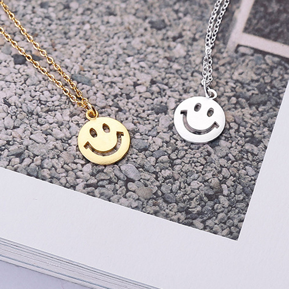 s925纯银笑脸锁骨项链女 短款简约小清新吊坠韩国潮流饰品