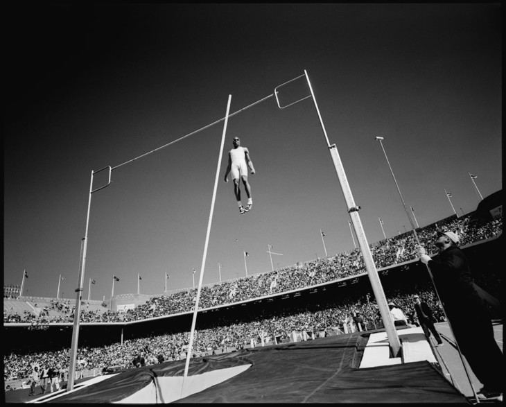 《失重的人》大卫·伯耐特及罗伯特·普雷基签名版/中国民族摄影艺术