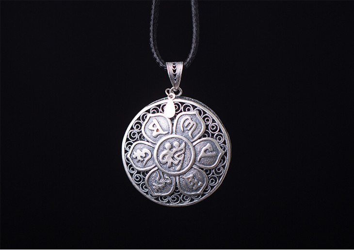 纯银哑光精雕六字真言镂空吊坠挂件保平安