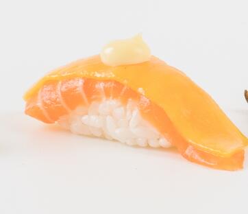 芒果三文鱼寿司(两件)