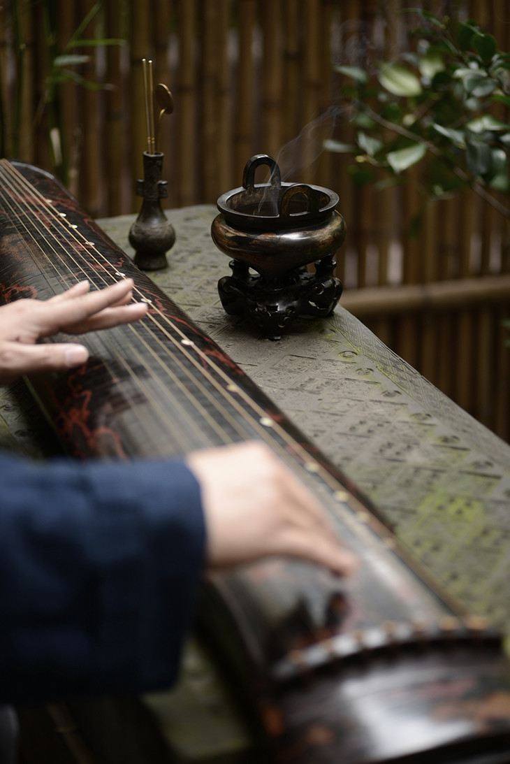 论香》中曰:『蕴籍者,坐雨闭关,午睡初足,就案学书,啜茗味淡,一炉初爇