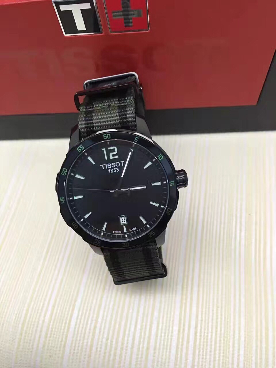 新款天梭尼龙带运动款石英中性表t095