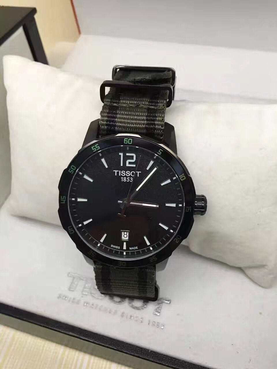 新款天梭尼龙带运动款石英中性表t095