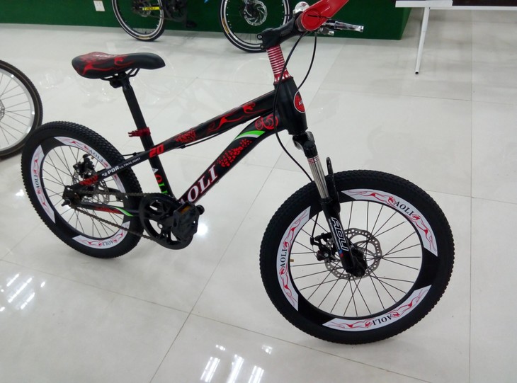 奥力儿童捷豹自行车 谷德童车城展柜号e005