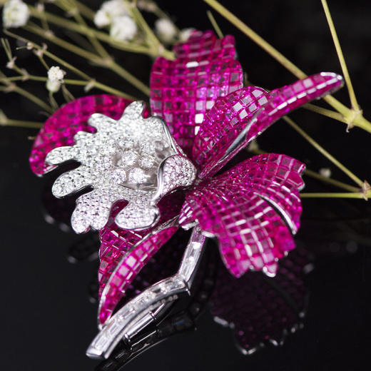 「花与叶」隐形镶嵌红宝石钻石胸针 商品图0