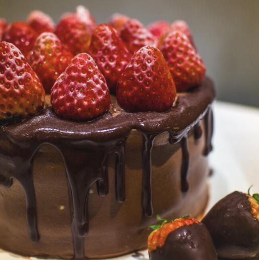 可爱女人。草莓巧克力 戚风蛋糕 商品图0