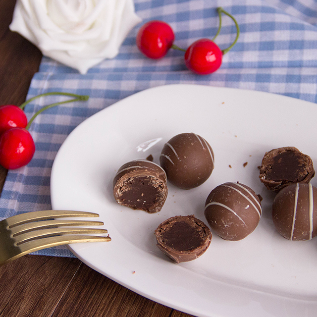 diosa牛奶圆球牛奶巧克力白兰地和黑巧融合夹心