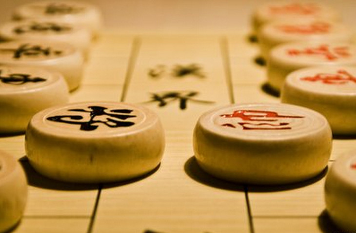 中國象棋,其歷史可以上溯至春秋戰國時期,《楚辭·招魂》即有