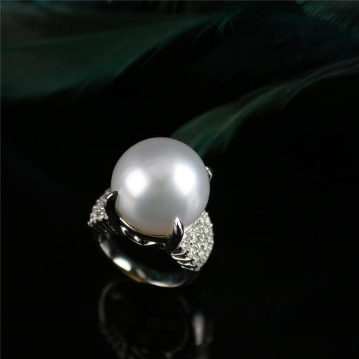 铂金镶钻南洋白珍珠戒指 商品图0