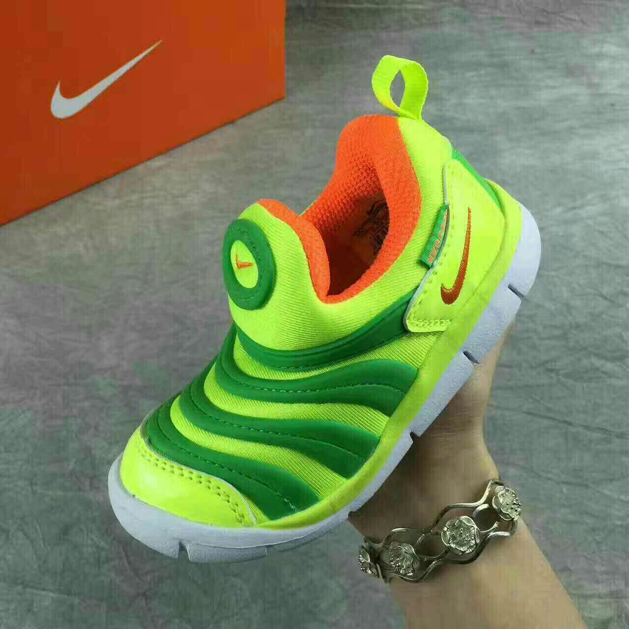 特价: 178包邮耐克nike毛毛虫童鞋 特价活动开启码数: 24一35 五个