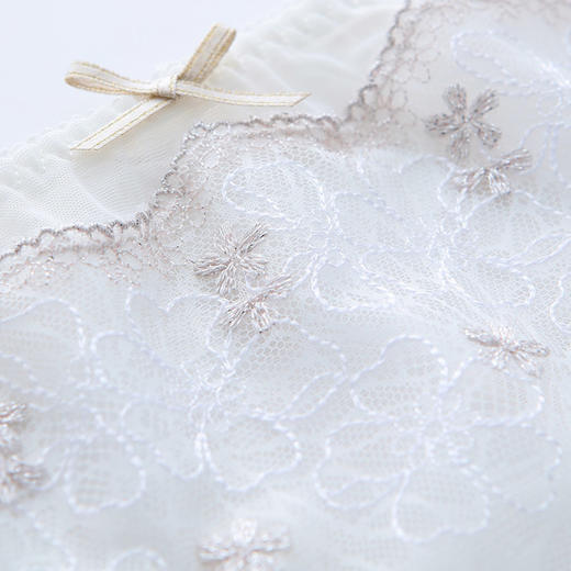 奶糖派白香雪配套刺绣内裤 白色 商品图2