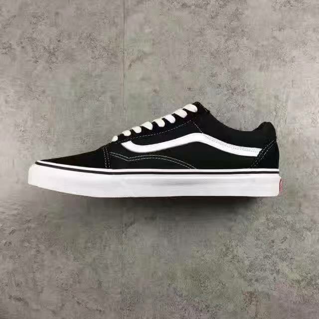 万斯黑白条经典款