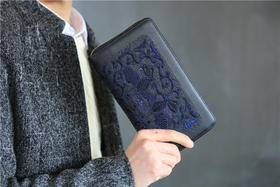 山谷居民品牌时尚苗绣手拿包/钱包——兰墨