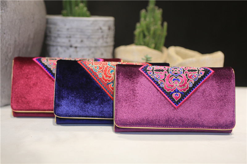 山谷居民品牌时尚苗绣手包/钱包 - 花韵