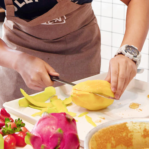 DIY烘焙课堂-亲子/双人手工DIY蛋糕制作体验，烘焙名师现场指导！（蛋糕做完可带走）下滑至详情页选择你的烘焙工具 商品图0