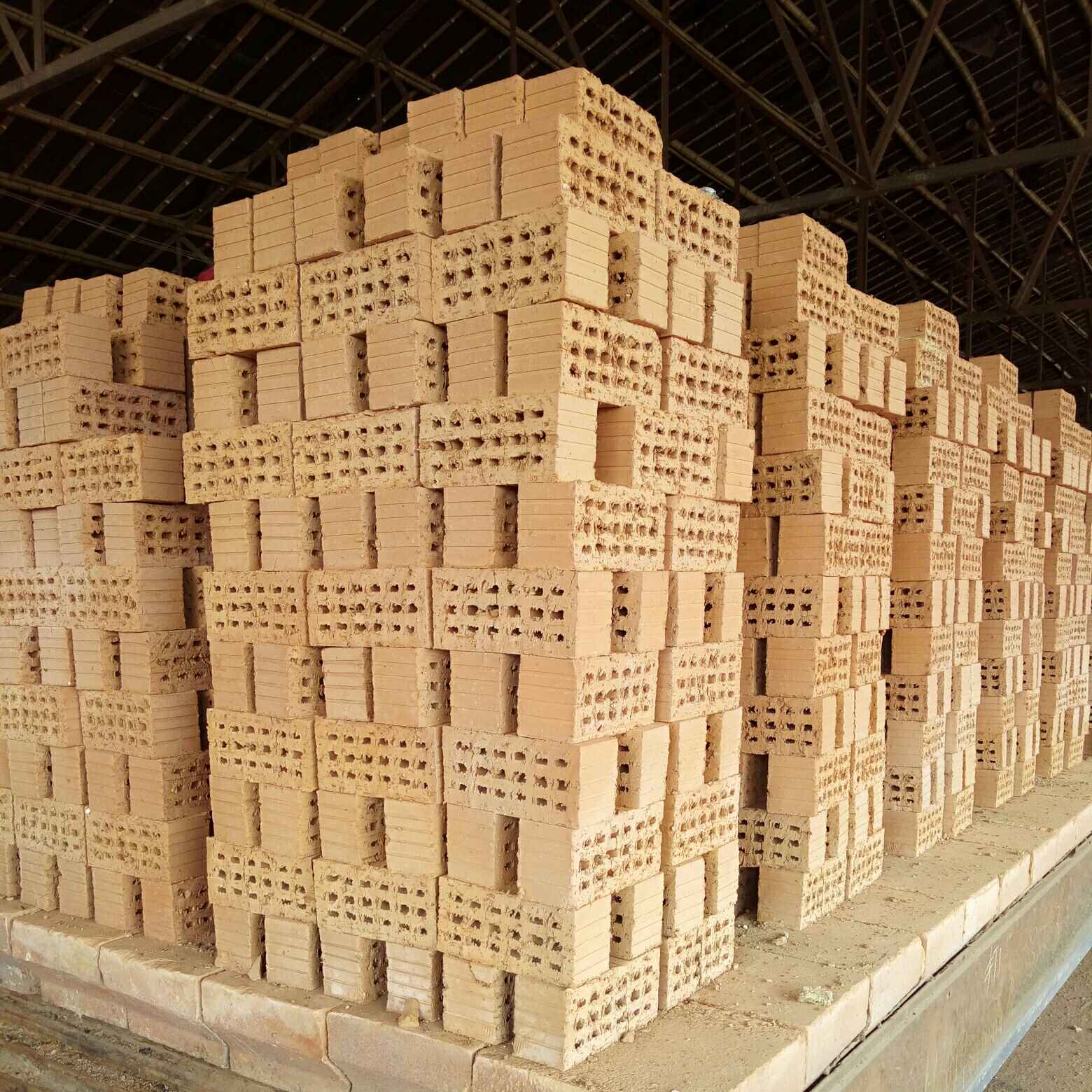 限上虞百官城区 烧结多孔砖90mm*115mm*240mm 小车(1500-1700块一车)