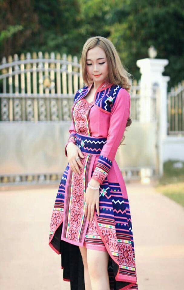 2017最新泰国苗族长款,适合拍照,结婚,舞台表演服饰