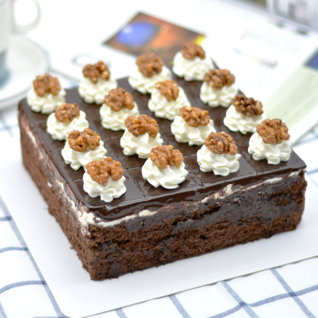 维也纳沙哈蛋糕(醇脂巧克力坚果蛋糕)